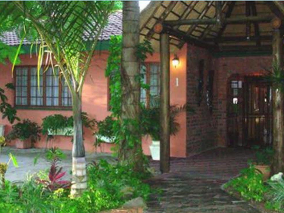 Maputaland Guest House St Lucia Bagian luar foto